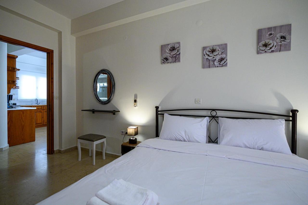 Oliva Apartment Kalamata Luaran gambar